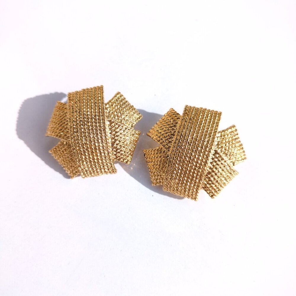 Vintage Avon 1980's Gold Tone Statement Clip On Earrings Star Cross Textured - Picture 3 of 6